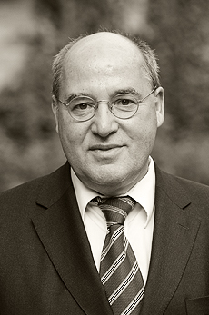 Portrait Dr. Gregor Gysi